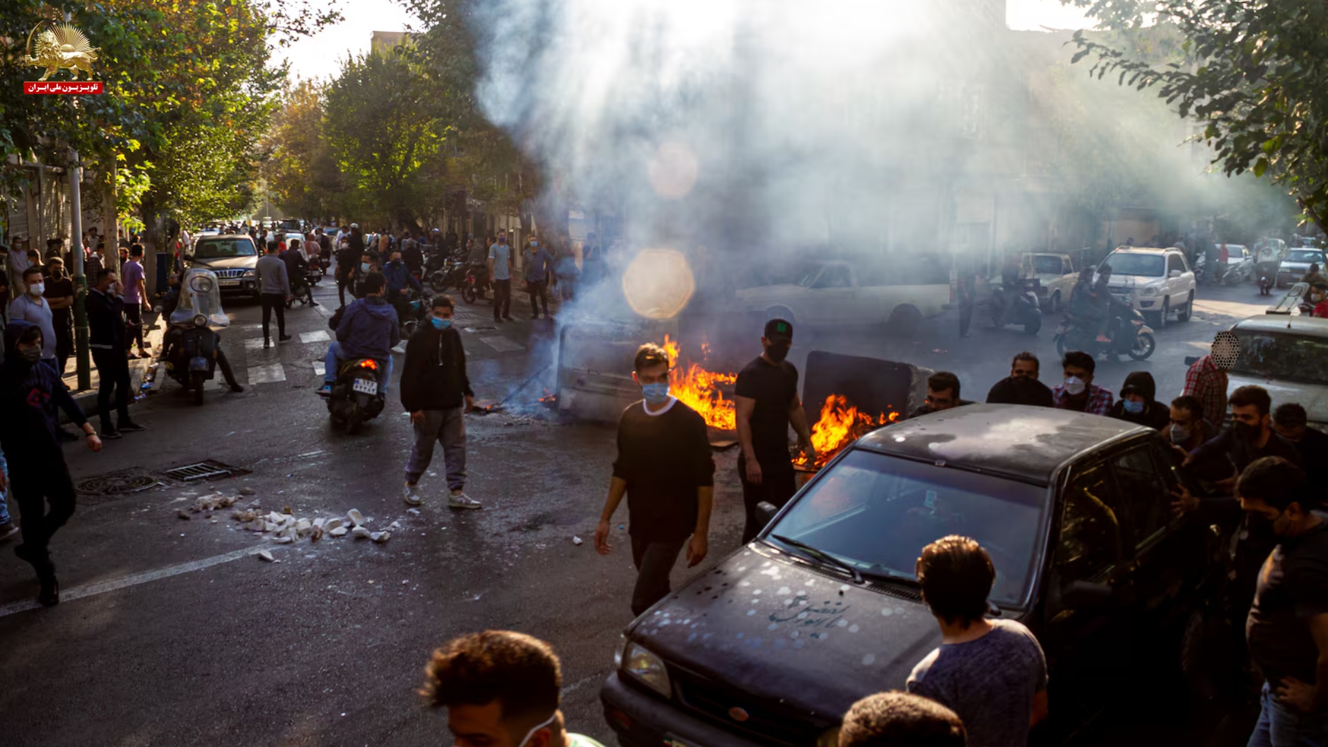 تحولات قیام سراسری مردم ایران - تجمع اعتراضی دانشجویان به اعدام پزشکان و مرگ دو دانشجوی پزشکی در شیراز و مشهد